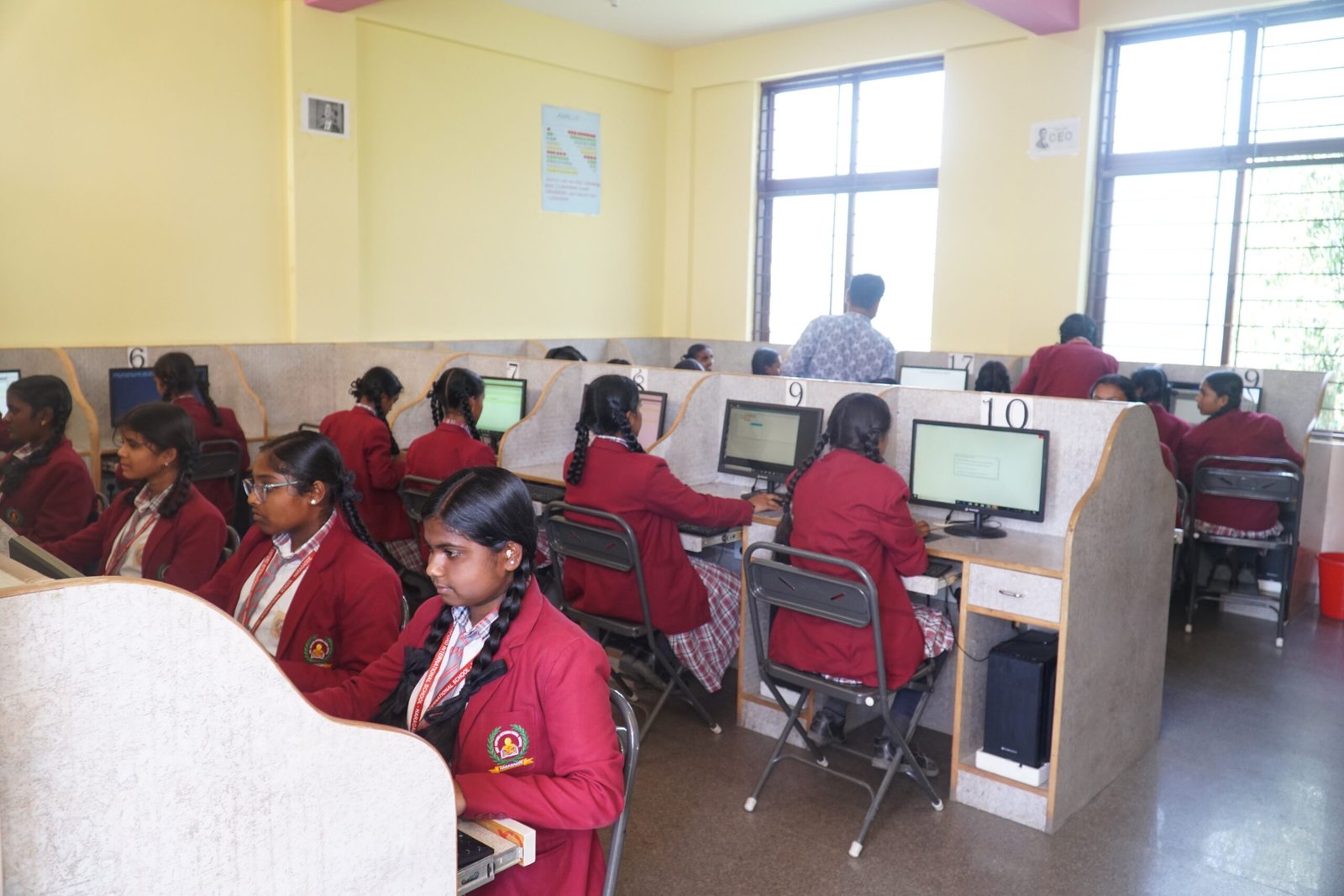 New Oxford International School Computer Lab