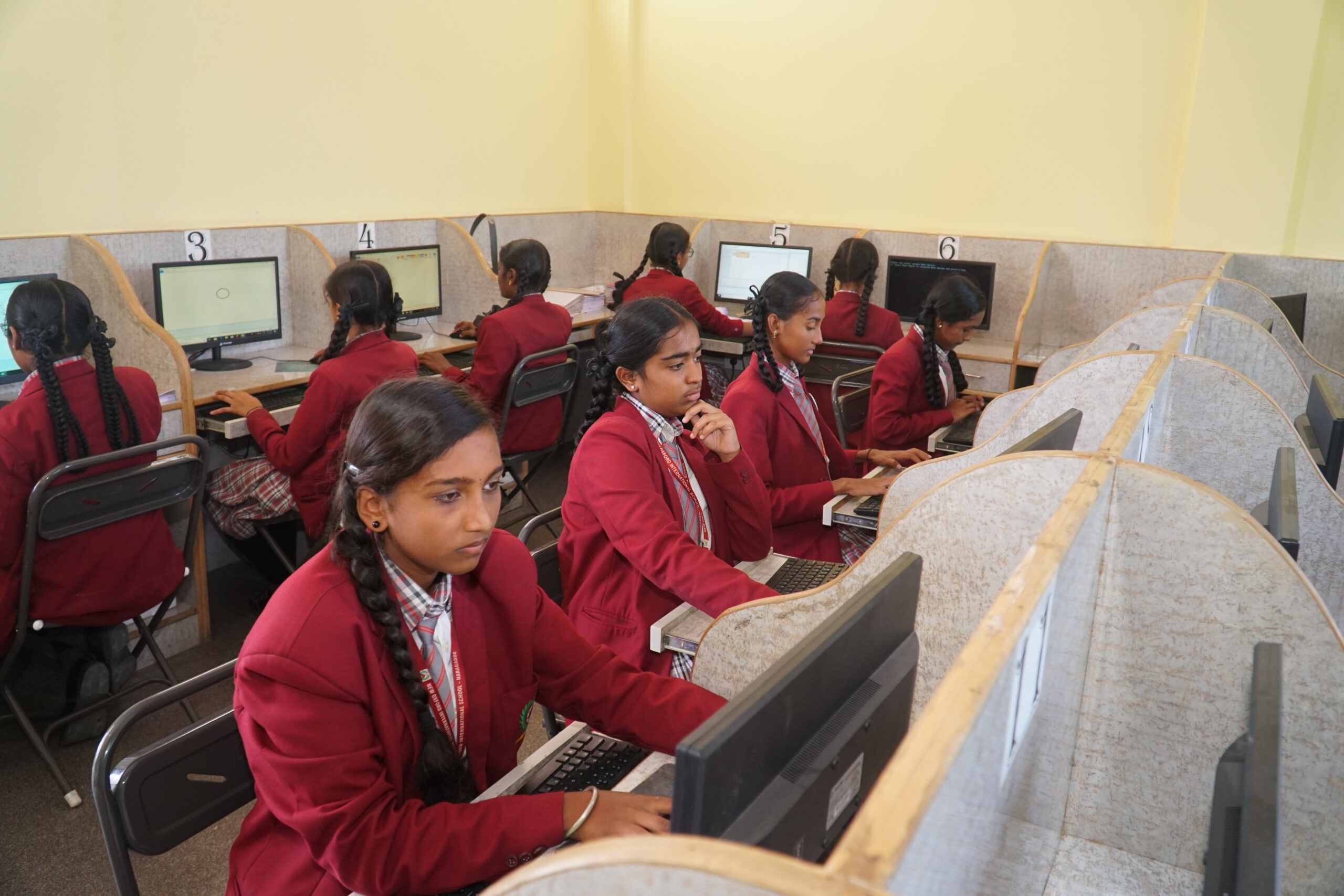 New Oxford International School Computer Lab